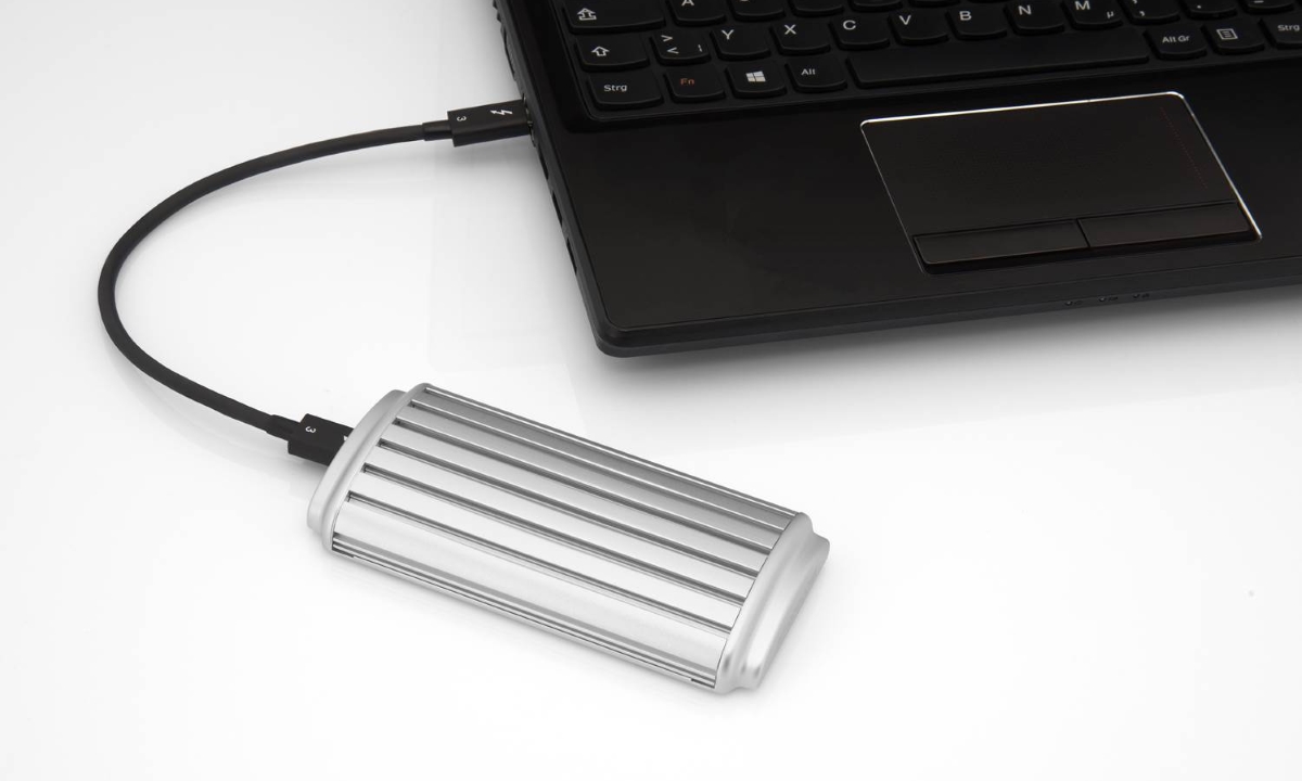 přenosný SSD disk s portem Thunderbolt3